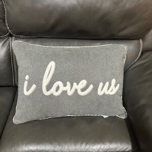 Gray/White decorative pillow